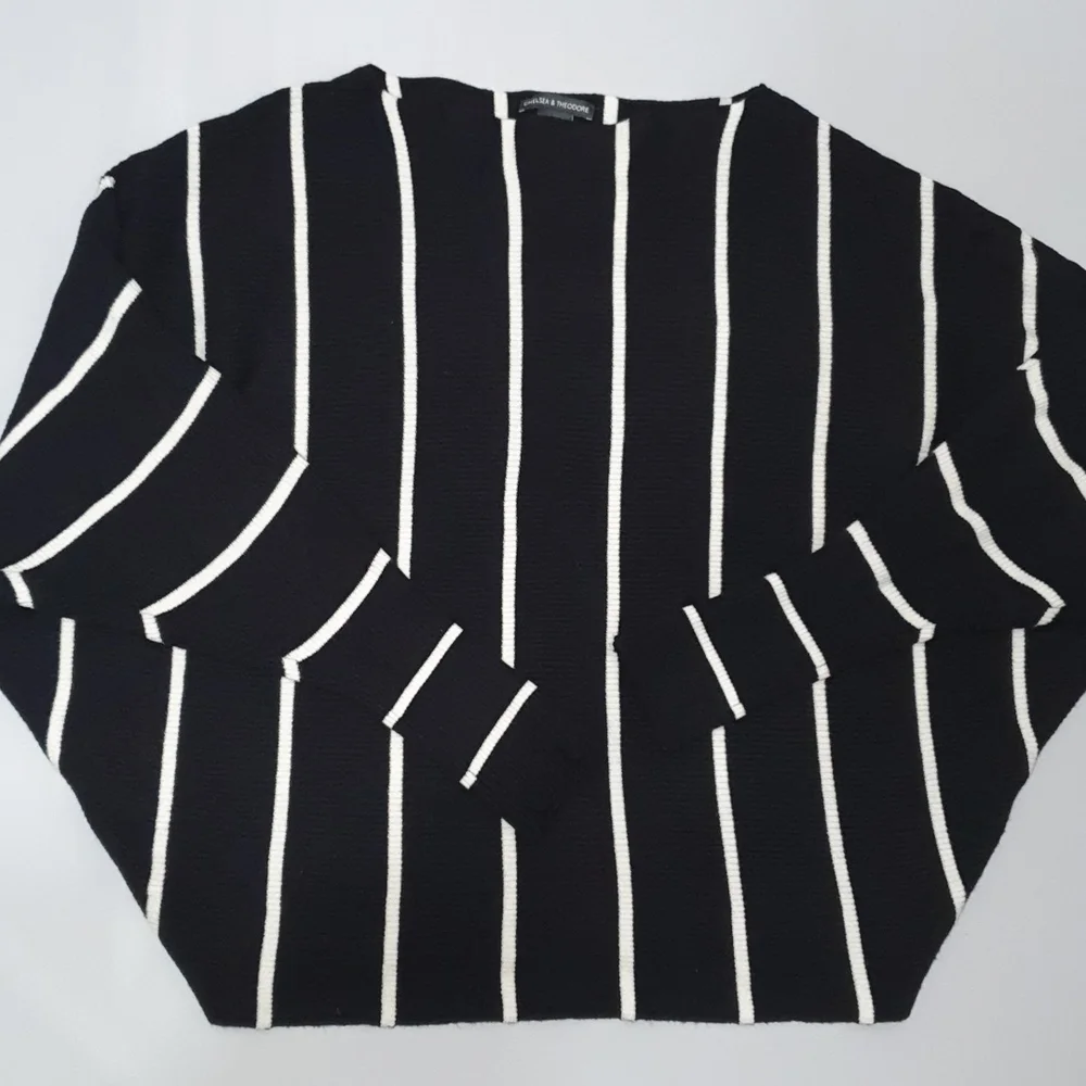 NWT Chelsea and Theodore Dolman Striped Pullover Sweater
